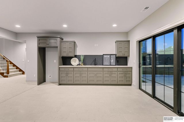 2098 N 182nd Avenue Circle, Elkhorn, NE 68022