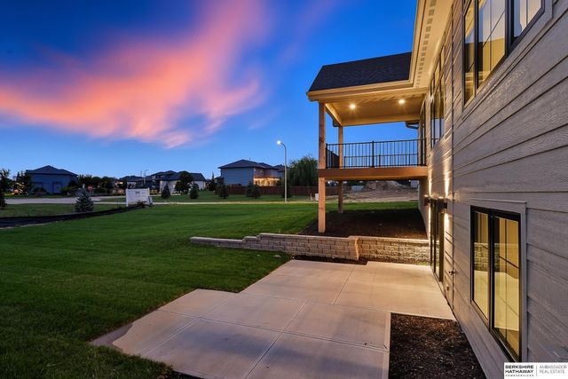 2098 N 182nd Avenue Circle, Elkhorn, NE 68022
