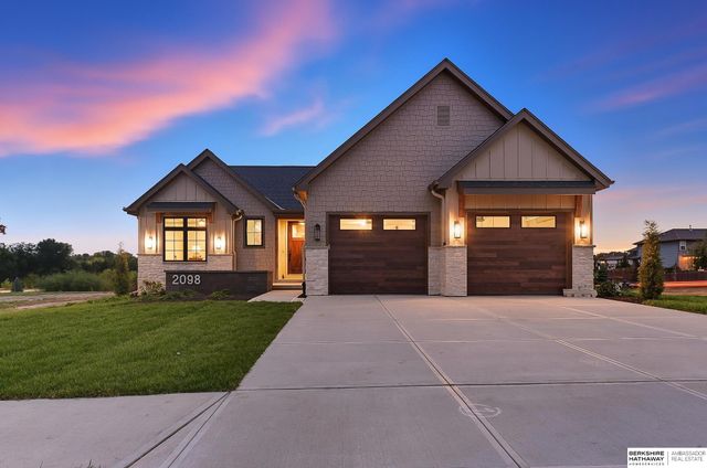2098 N 182nd Avenue Circle, Elkhorn, NE 68022