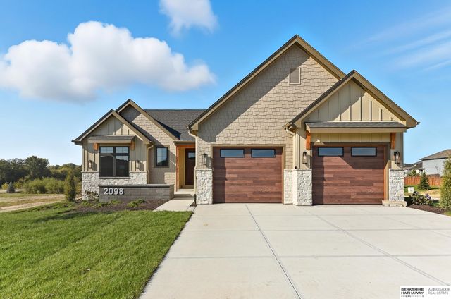 2098 N 182nd Avenue Circle, Elkhorn, NE 68022