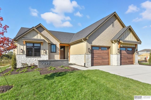 2098 N 182nd Avenue Circle, Elkhorn, NE 68022