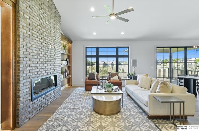 2098 N 182nd Avenue Circle, Elkhorn, NE 68022