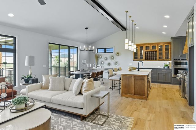 2098 N 182nd Avenue Circle, Elkhorn, NE 68022