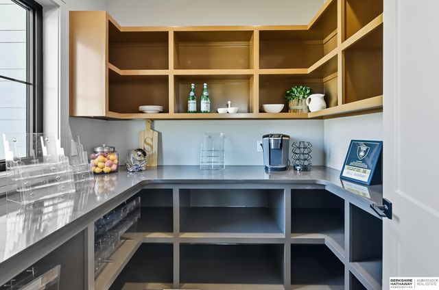 2098 N 182nd Avenue Circle, Elkhorn, NE 68022