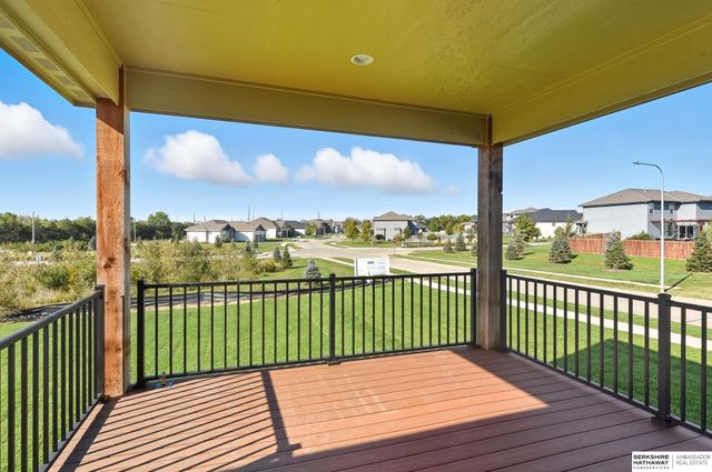 2098 N 182nd Avenue Circle, Elkhorn, NE 68022