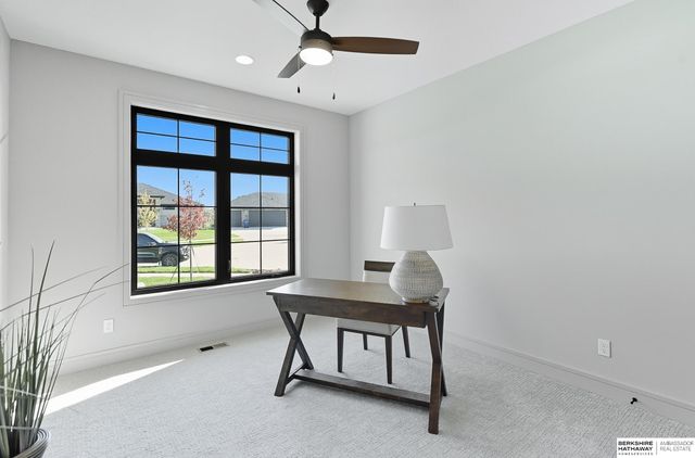 2098 N 182nd Avenue Circle, Elkhorn, NE 68022