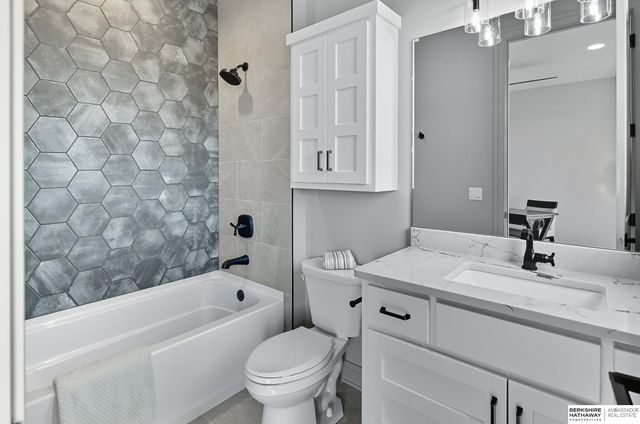 2098 N 182nd Avenue Circle, Elkhorn, NE 68022