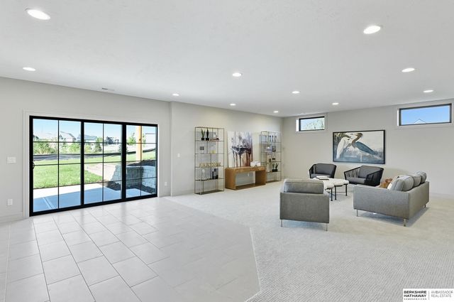 2098 N 182nd Avenue Circle, Elkhorn, NE 68022