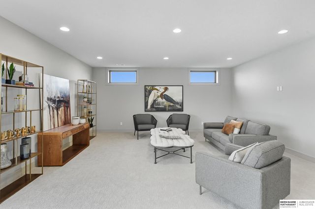 2098 N 182nd Avenue Circle, Elkhorn, NE 68022