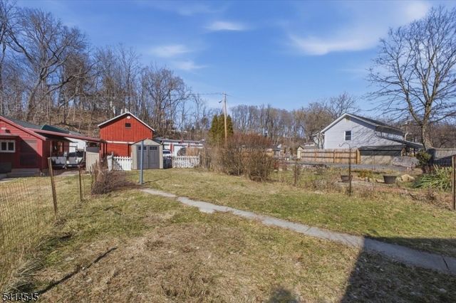 329 Water St, Belvidere Twp., NJ 07823