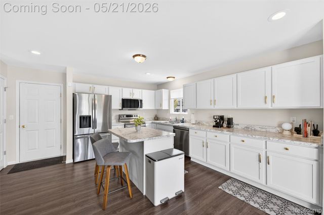 3969 Lotus Landing Circle, Waterford Charter Township, MI 48329