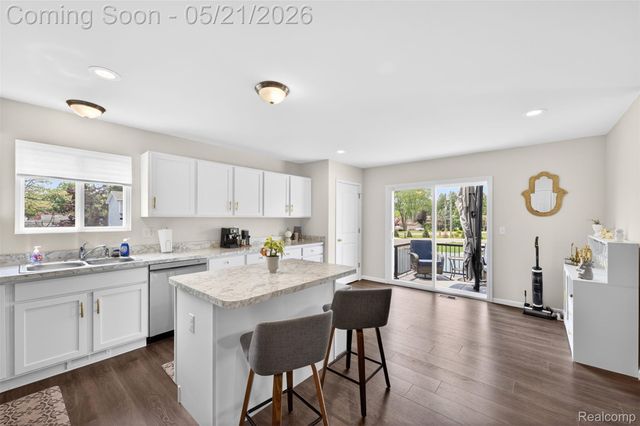 3969 Lotus Landing Circle, Waterford Charter Township, MI 48329
