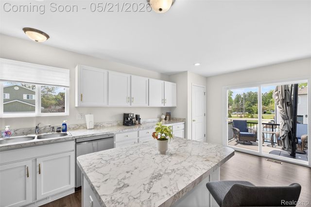 3969 Lotus Landing Circle, Waterford Charter Township, MI 48329