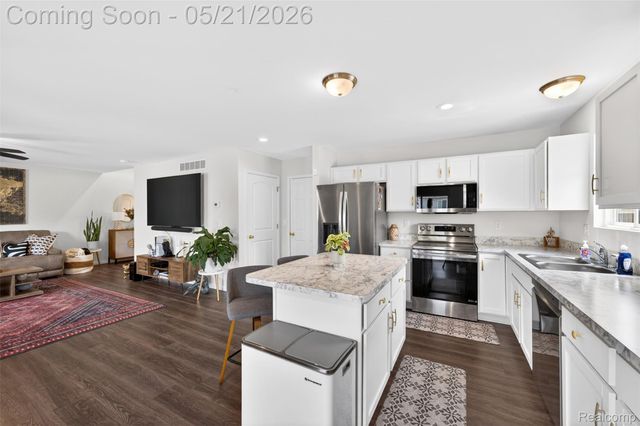 3969 Lotus Landing Circle, Waterford Charter Township, MI 48329