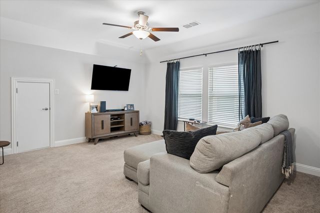 11828 Prudence Drive, Fort Worth, TX 76052