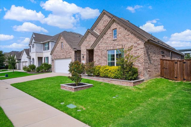 11828 Prudence Drive, Fort Worth, TX 76052