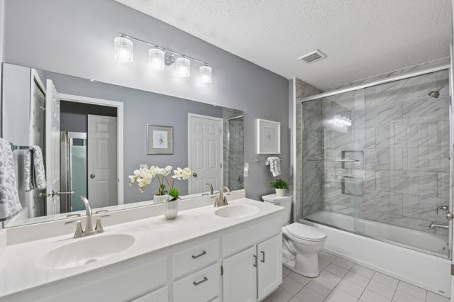 507 Doncaster Way, Woodbury, MN 55125
