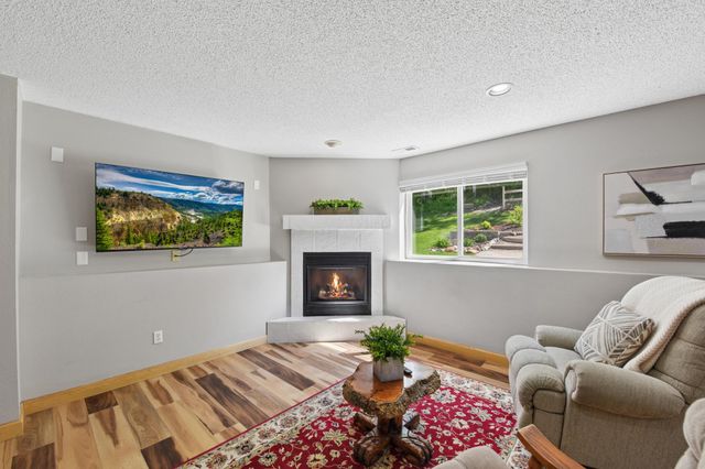 507 Doncaster Way, Woodbury, MN 55125