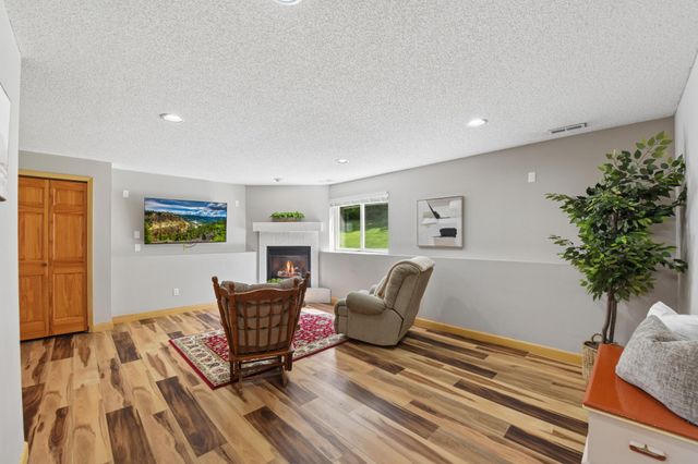 507 Doncaster Way, Woodbury, MN 55125