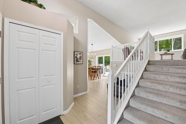507 Doncaster Way, Woodbury, MN 55125