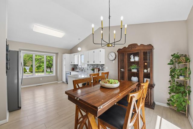 507 Doncaster Way, Woodbury, MN 55125