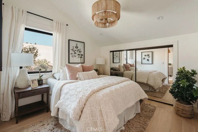 4633 Russell, Los Angeles, CA 90027