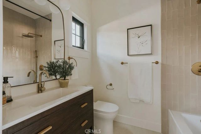 4633 Russell, Los Angeles, CA 90027
