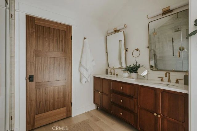 4633 Russell, Los Angeles, CA 90027