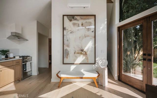 4633 Russell, Los Angeles, CA 90027