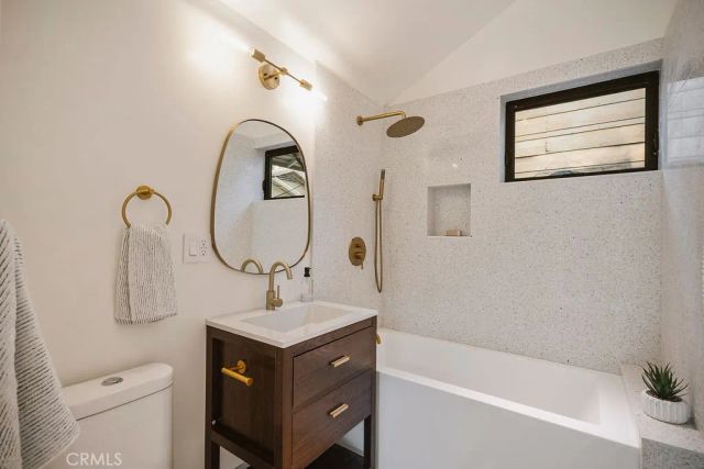 4633 Russell, Los Angeles, CA 90027