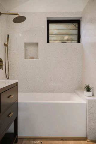 4633 Russell, Los Angeles, CA 90027