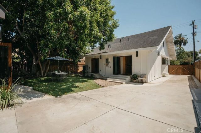 4633 Russell, Los Angeles, CA 90027