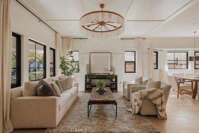 4633 Russell, Los Angeles, CA 90027