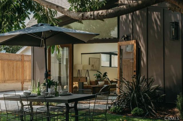 4633 Russell, Los Angeles, CA 90027