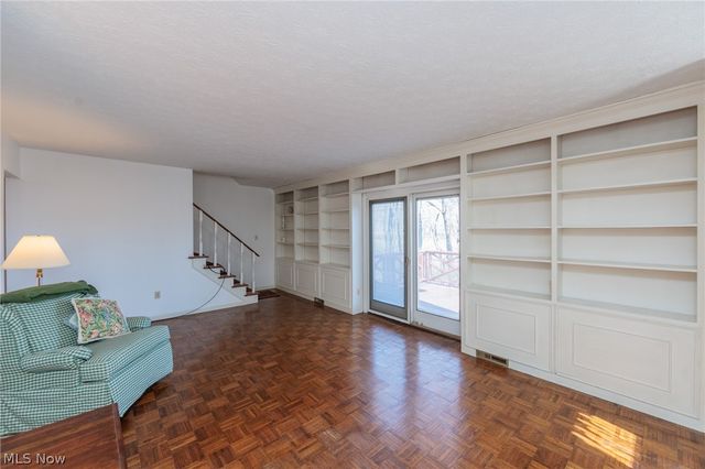 8747 Fox Rest Drive, Brecksville, OH 44141