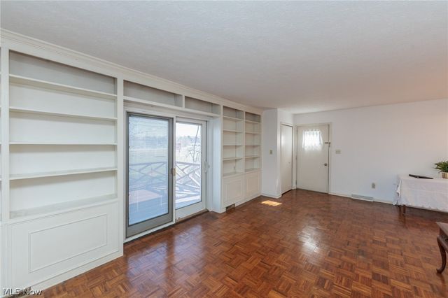 8747 Fox Rest Drive, Brecksville, OH 44141