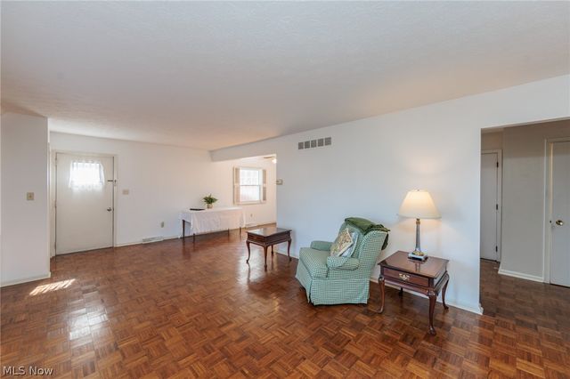 8747 Fox Rest Drive, Brecksville, OH 44141