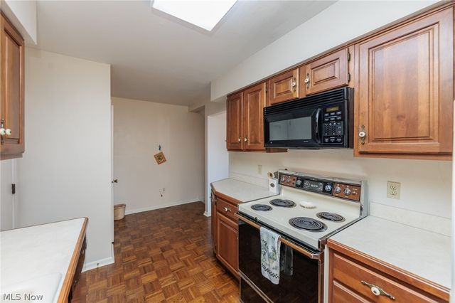 8747 Fox Rest Drive, Brecksville, OH 44141