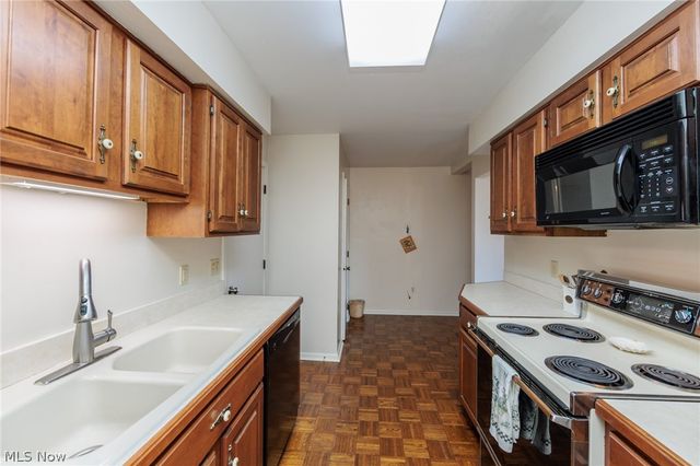 8747 Fox Rest Drive, Brecksville, OH 44141