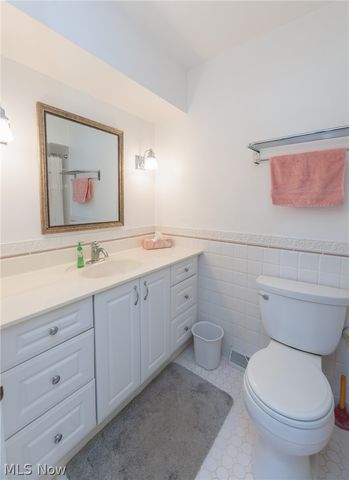 8747 Fox Rest Drive, Brecksville, OH 44141