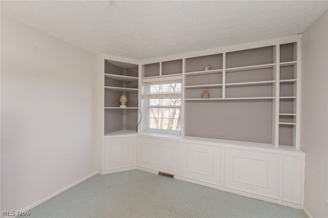 8747 Fox Rest Drive, Brecksville, OH 44141