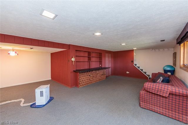 8747 Fox Rest Drive, Brecksville, OH 44141