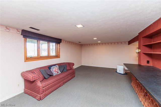 8747 Fox Rest Drive, Brecksville, OH 44141