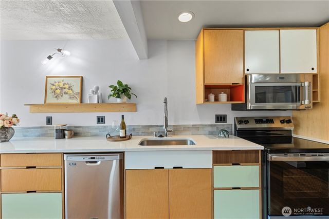 11706 NE 105th Court, Kirkland, WA 98033