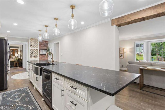 3825 Creekview Drive NE, Marietta, GA 30068