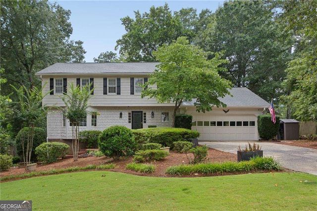 3825 Creekview Drive NE, Marietta, GA 30068