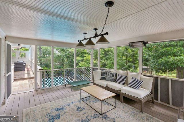 3825 Creekview Drive NE, Marietta, GA 30068