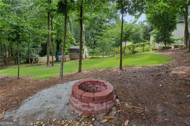 3825 Creekview Drive NE, Marietta, GA 30068
