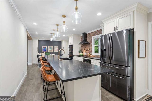 3825 Creekview Drive NE, Marietta, GA 30068