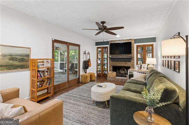 3825 Creekview Drive NE, Marietta, GA 30068